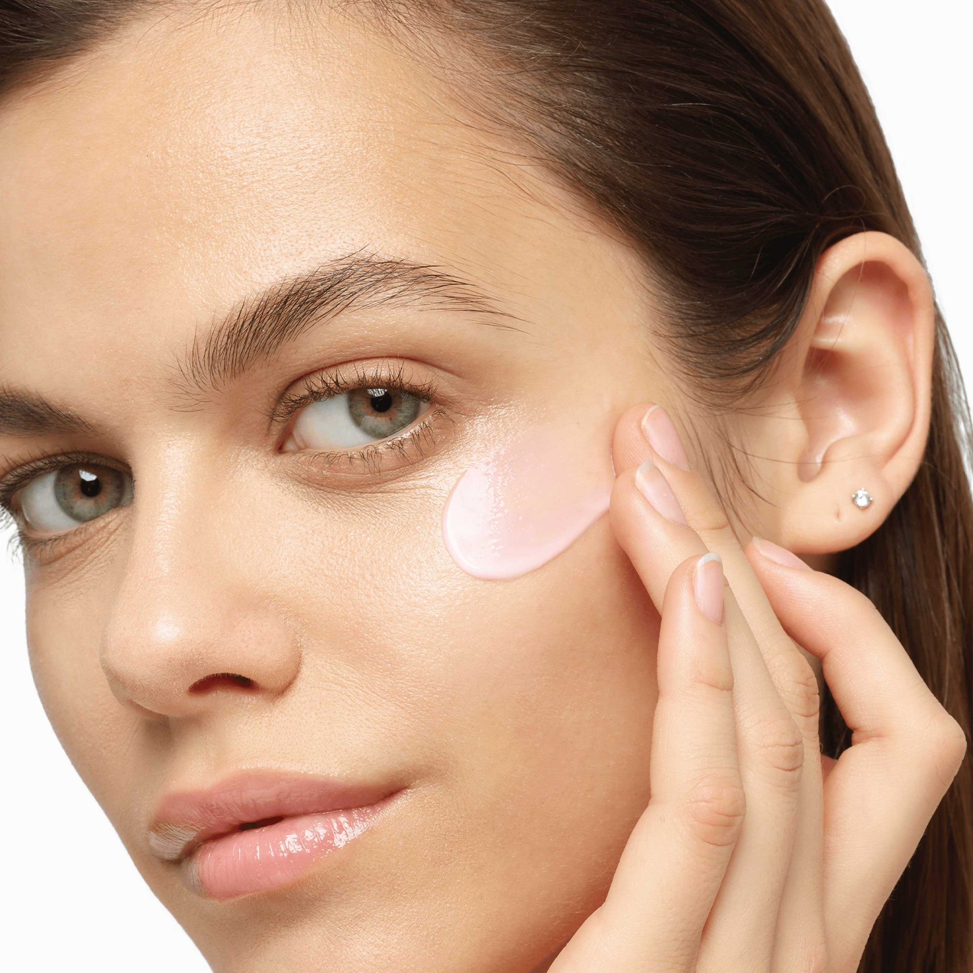 L'Oreal Skincare Dermo Expertise Eye Defense on model
